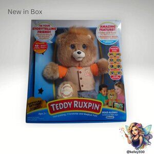 🧸 Teddy Ruxpin Interactive Storytelling Bear – New in Box